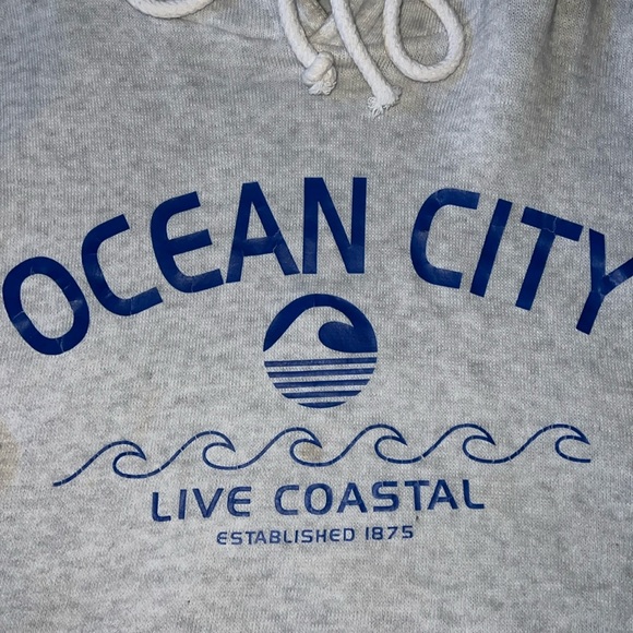 CROPPED LIGHT SWEATSHIRT WITH GRAPHIC AND DRAW STRINGS - Picture 3 of 5